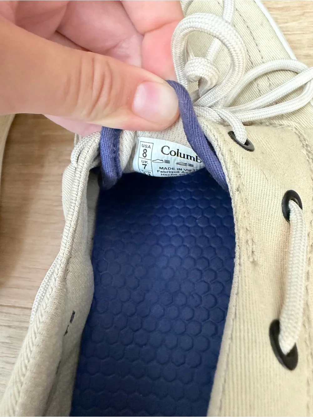Columbia casual boat